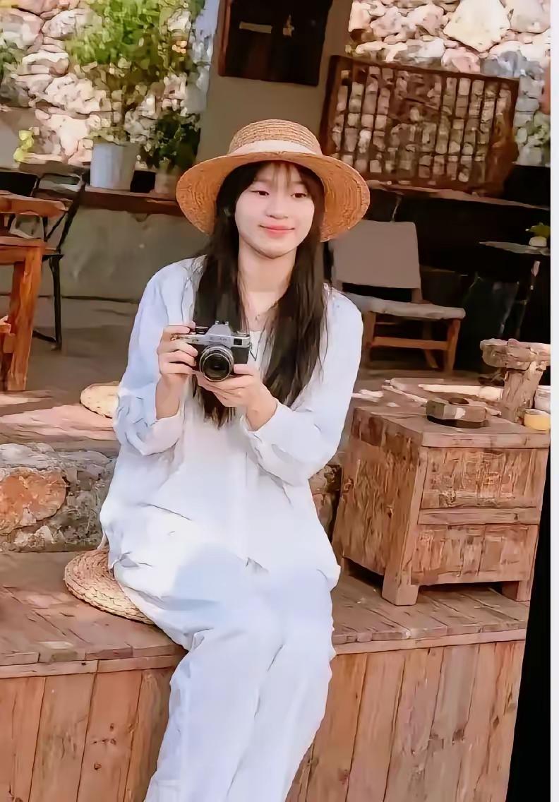 看到全红婵最新训练照时，评论区都在说她漂亮、瘦了、有少女感，这关注点跟我确实不一