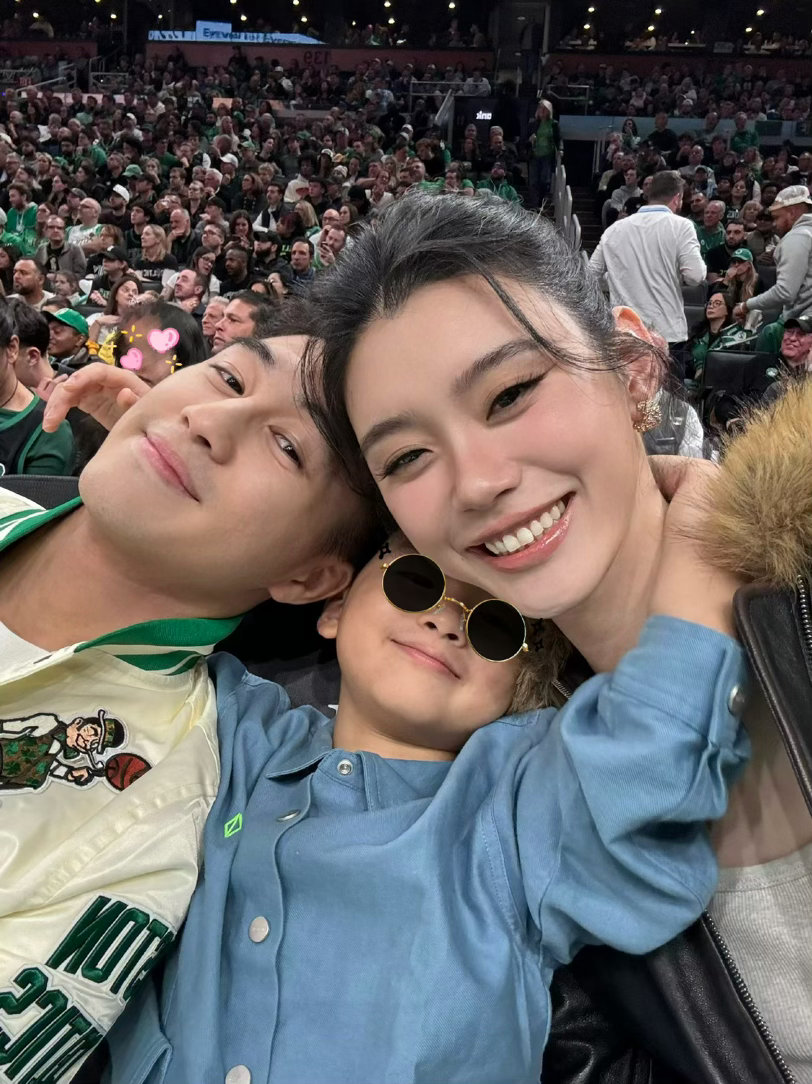 奚梦瑶婆婆四太不缺珠宝奚梦瑶的珍珠项链镇场子更是体贴满场华贵珠宝齐聚，四太珍藏首