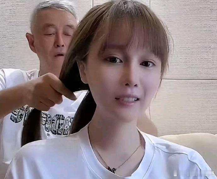 钱多有什么用？赵本山女儿自曝患重度抑郁，近照瘦了一圈，不好治 ​​​