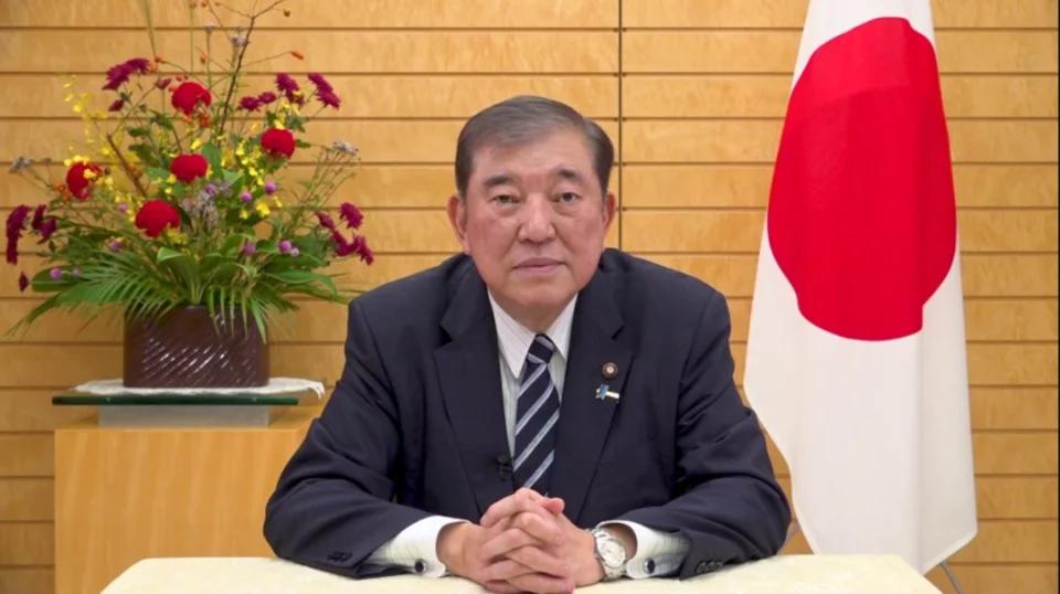 美国背刺盟友！冻结俄资产后, 德国发现, 存美国的1500吨黄金没了，美国坑盟友