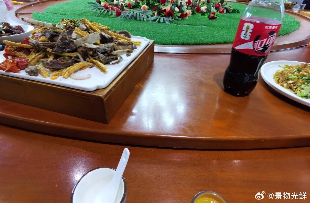 时间过得真快，一眨眼，都吃上了同事的退休餐了。从此我们这个小团体里少了一位牛马咯