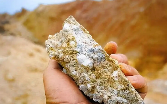 咱们针对稀土相关物项出口管制的最新进展进行回应。“随着相关出口和合规经验的积累，