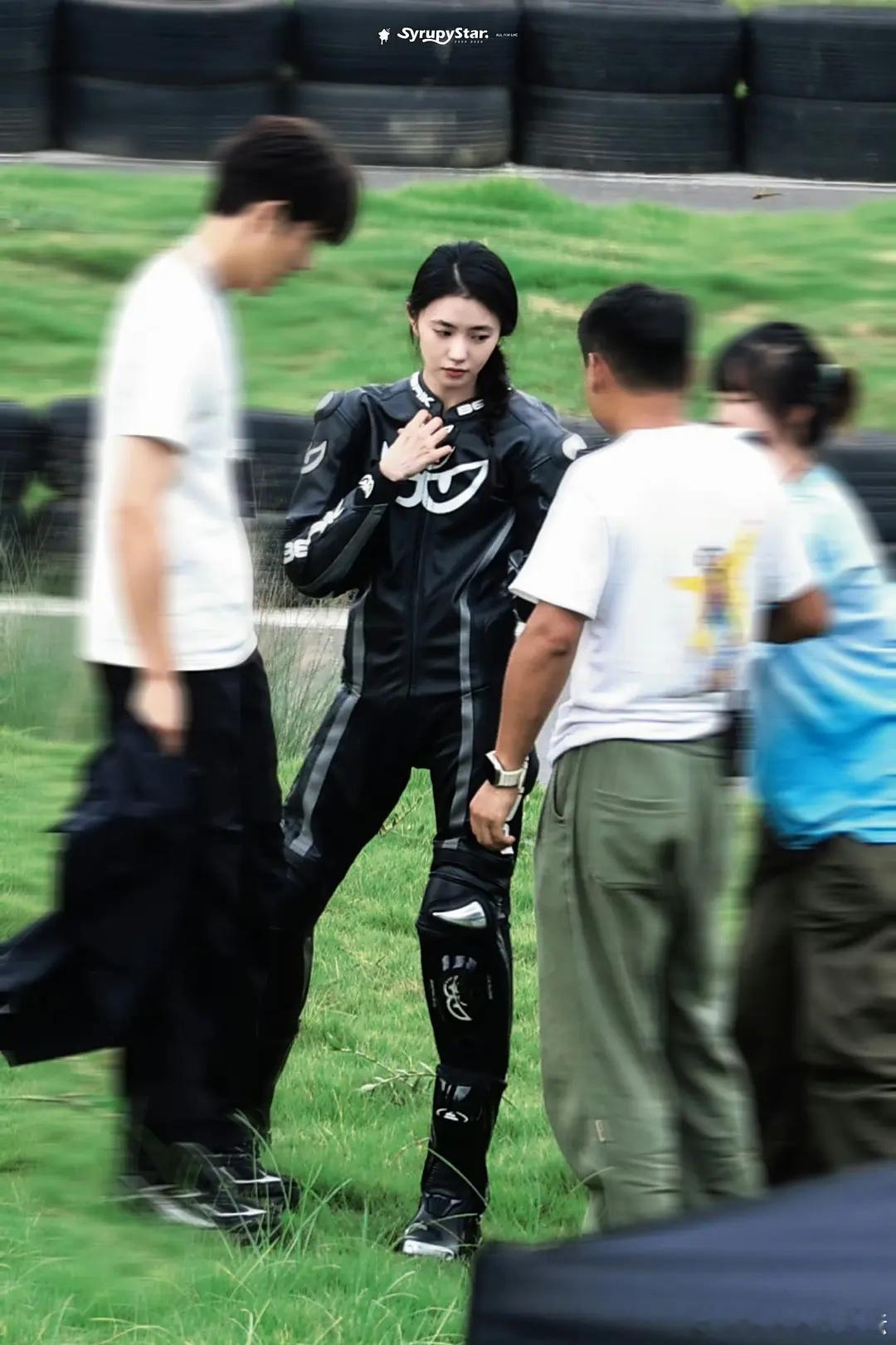 刘浩存咋这样了 ​​​