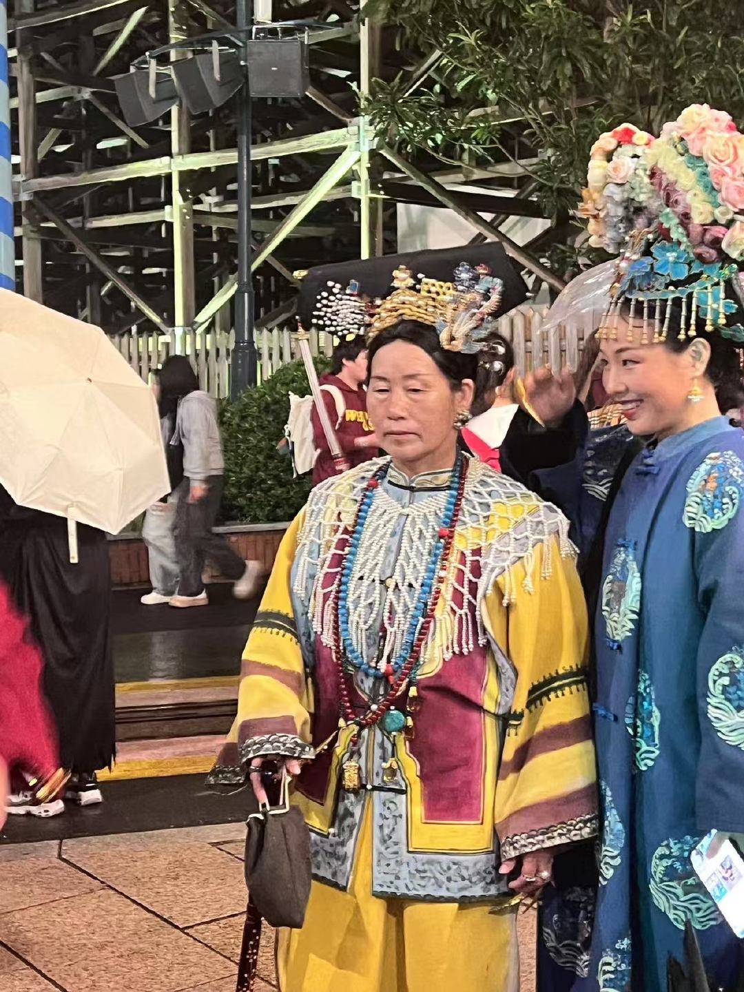 #邪恶栀子花吃豆角##上海欢乐谷才是最大的人才市场# 上海欢乐谷，热梗不断的奇妙
