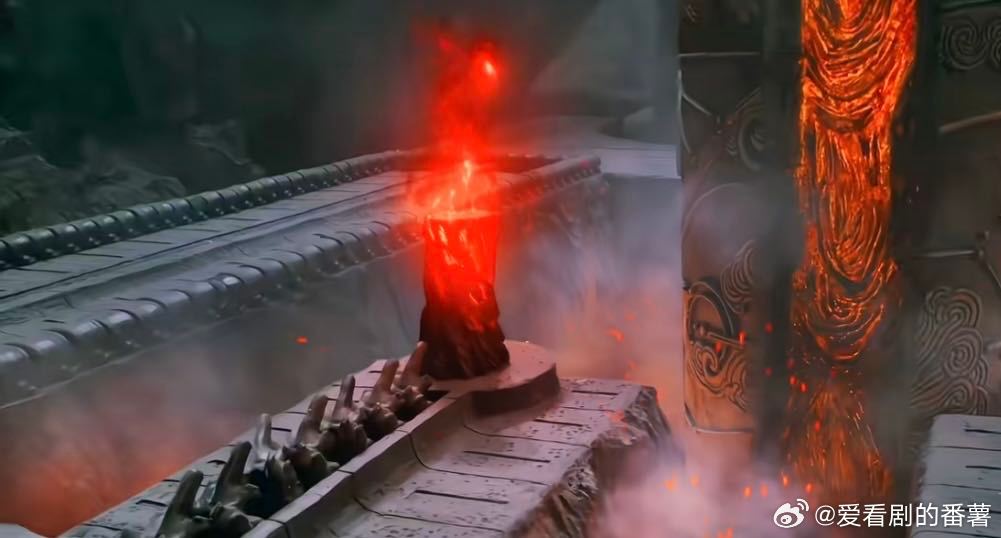 内娱特效不如非遗铸剑真实非遗铸剑的质感真的狠狠戳中我了，看着匠人一下下锤炼，真实