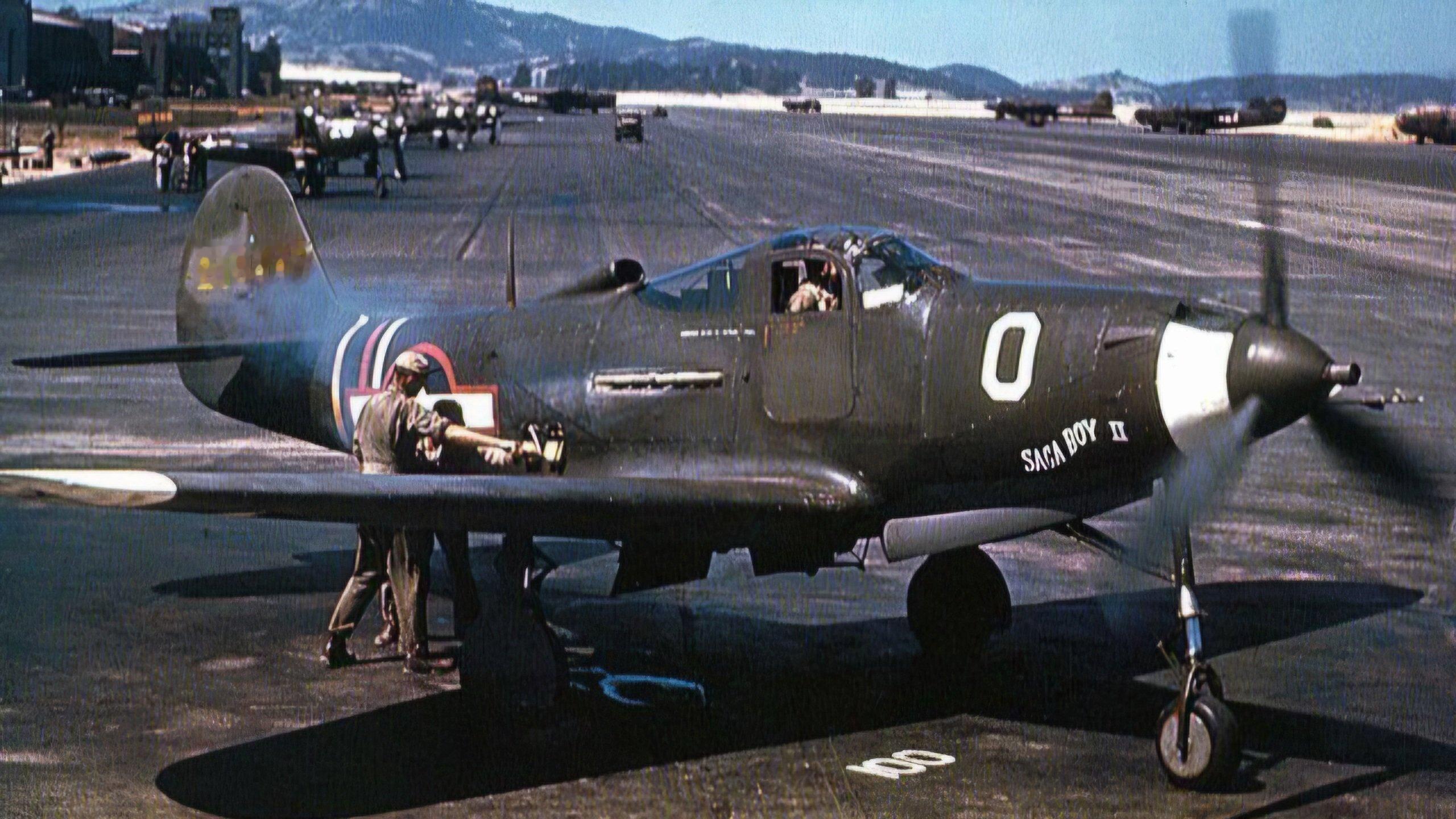 A-10并不是第一架围绕机炮设计的飞机。贝尔 P-39 “空中眼镜蛇”（Aira