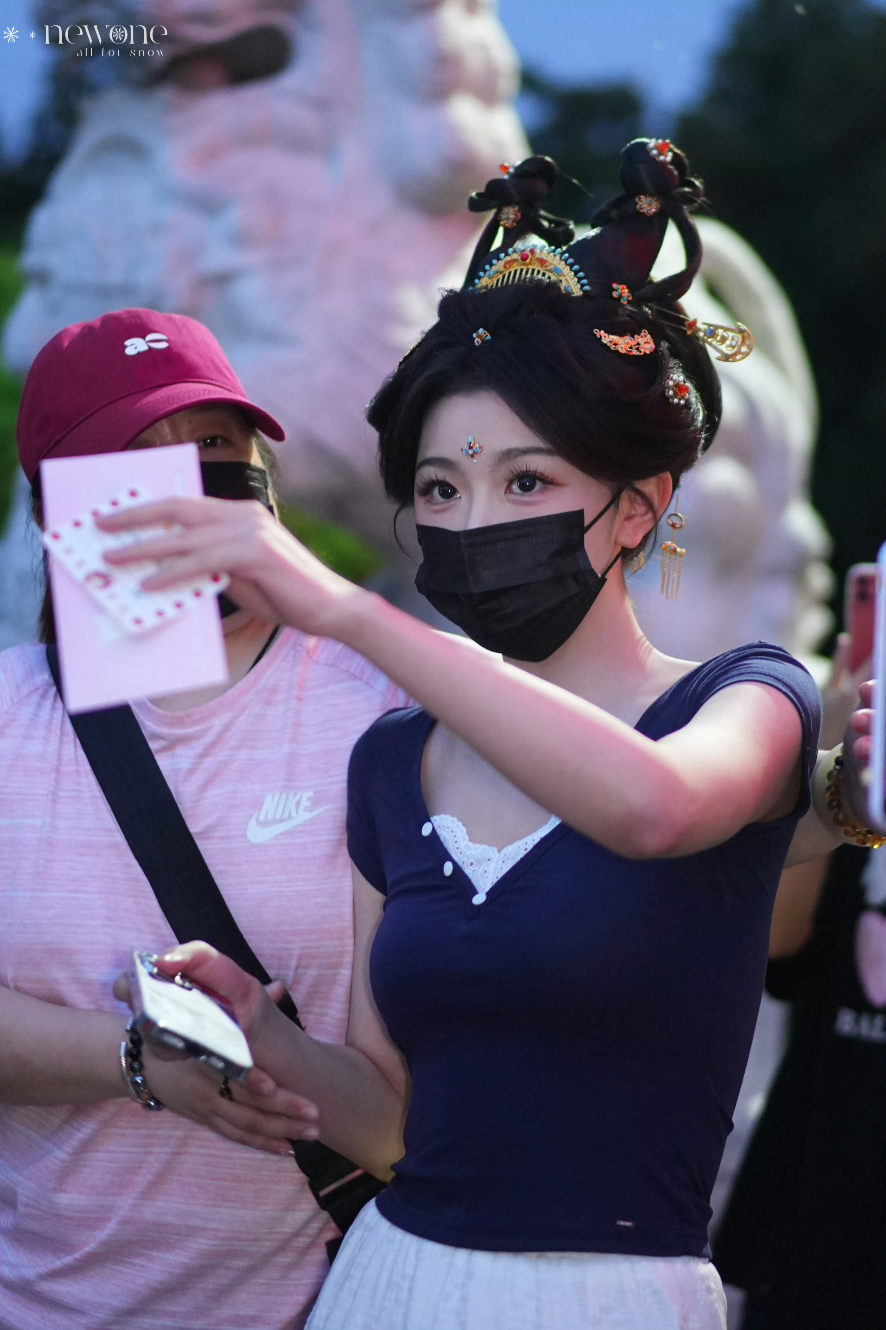 孔雪儿花钿妆造孔雪儿花钿妆造真的好美啊！一下子期待感拉满啦！燥候燥候[么么哒]孔