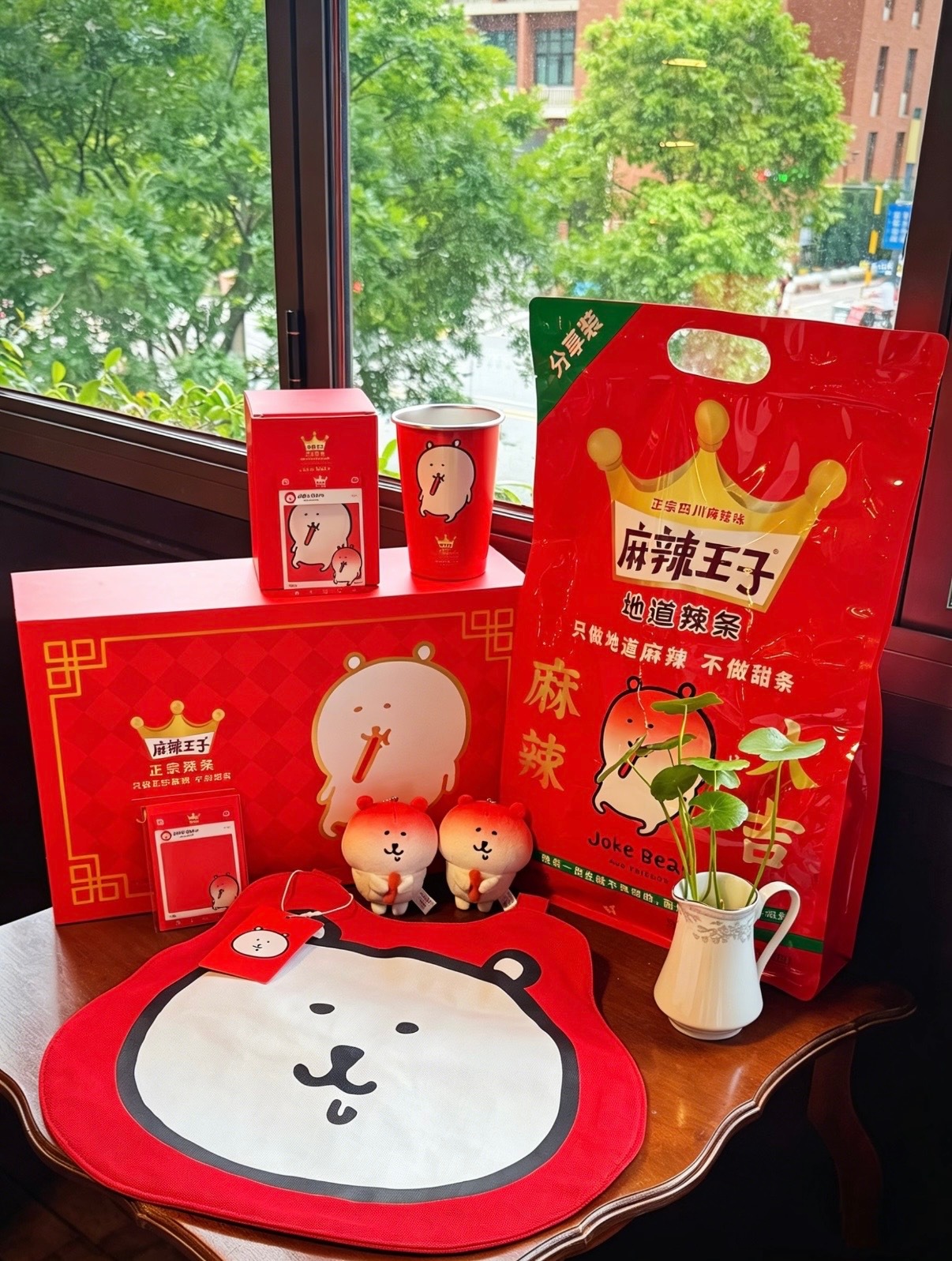 00后女生吃辣条吃出2g黄金 吃辣条还能收获黄金？这波惊喜也太让人羡慕了！品牌花