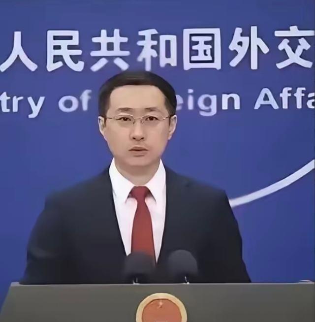 菲律宾 遭遇毁灭性强震，全世界的目光都齐刷刷投向了中国。但这一次，我们的反应，和