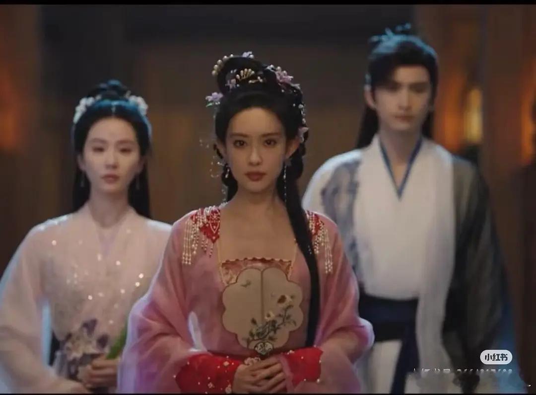 刘诗诗这段梦回红葵蓝葵演员不能只剩仪态可夸，而且还是个畸形仪态……我真是忍不住了