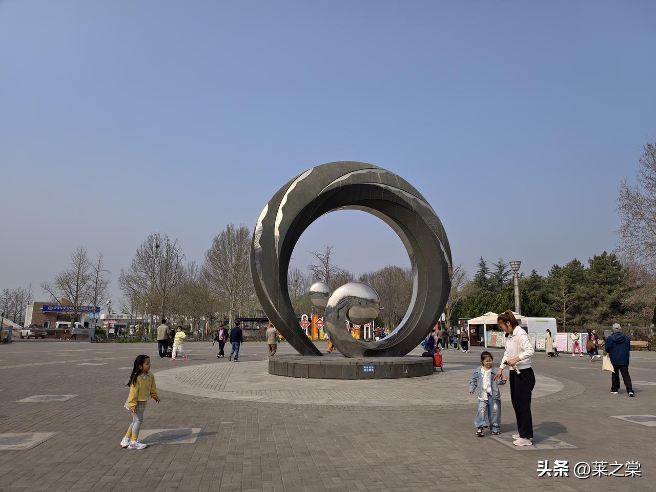 偶然看到还有这么个公园，据介绍特点是面积大、水面大，并且还有特别诱人之处——免费