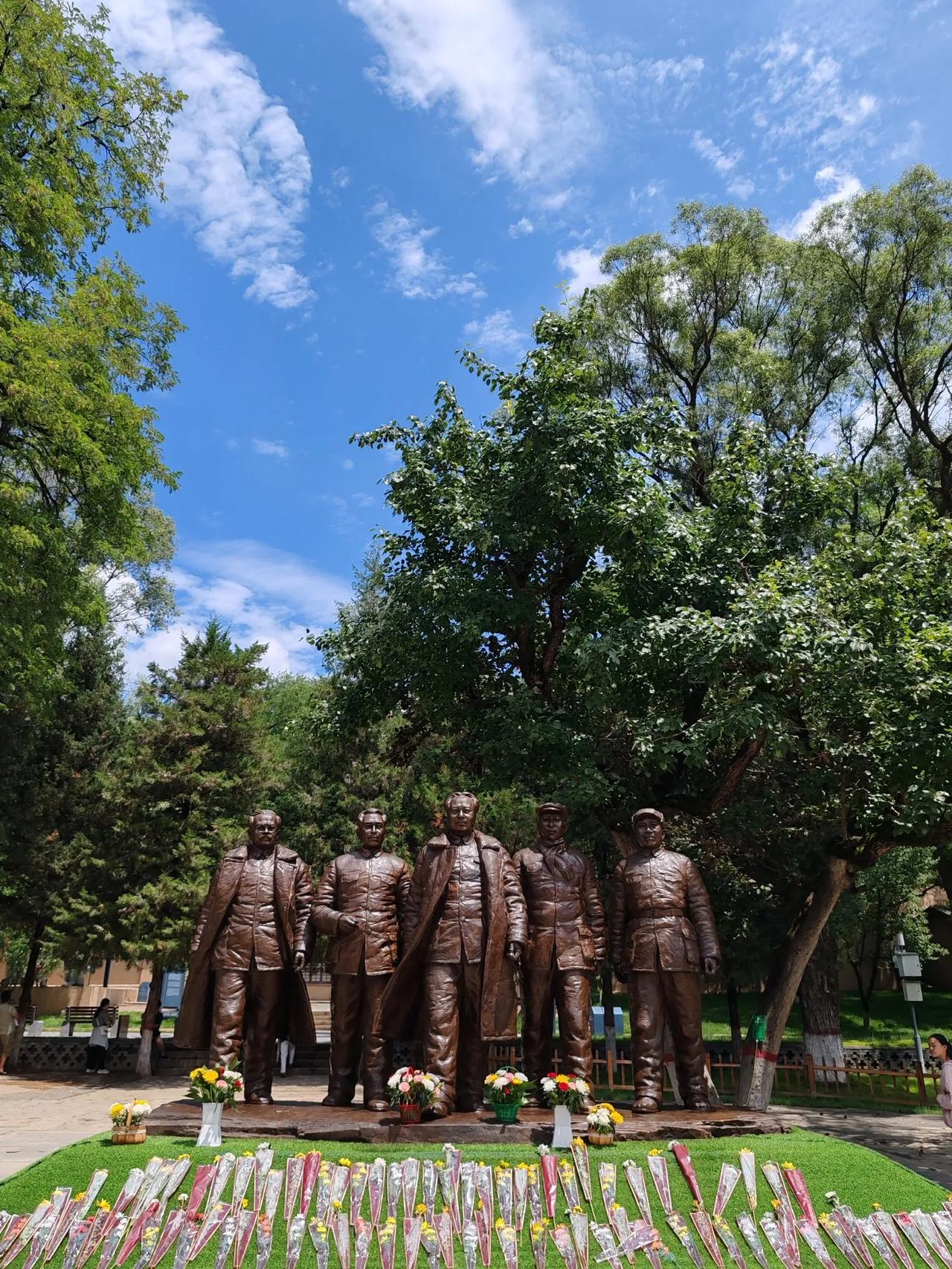 7月20日中午抵达延安后，就直接前往枣园（免费），参观了一两个小时。随后又前往宝