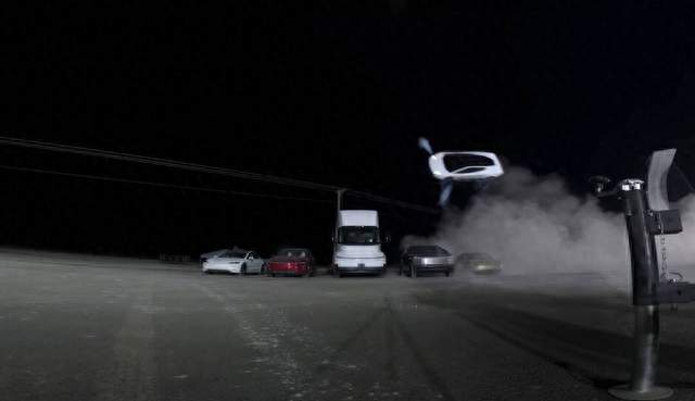特斯拉全新Roadster发布，零百加速不到一秒，2028年量产