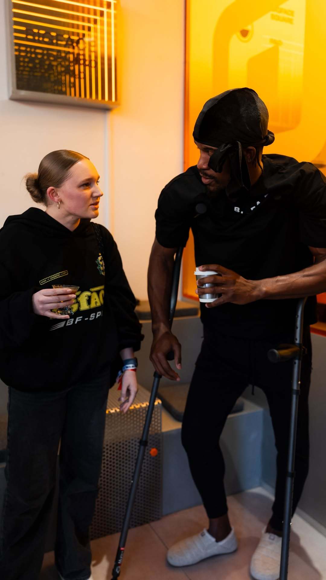 苦难不值得歌颂，但是开花一定要尽情摇曳，要记住，苦难是花开的开始。金州勇士