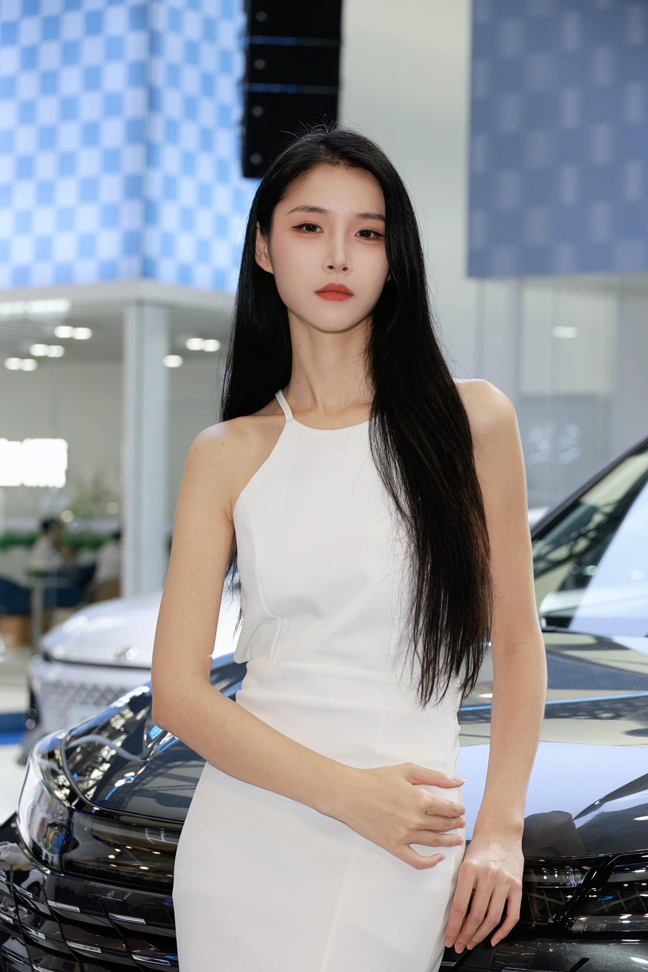 可爱甜妹 非常甜妹 车展美女 车模小姐姐 车展现场