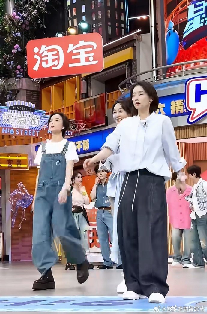 闫妮微醺这个赛季还在加强闫妮复刻微醺名场面即兴复刻都这么有灵魂，闫妮的微醺状态持