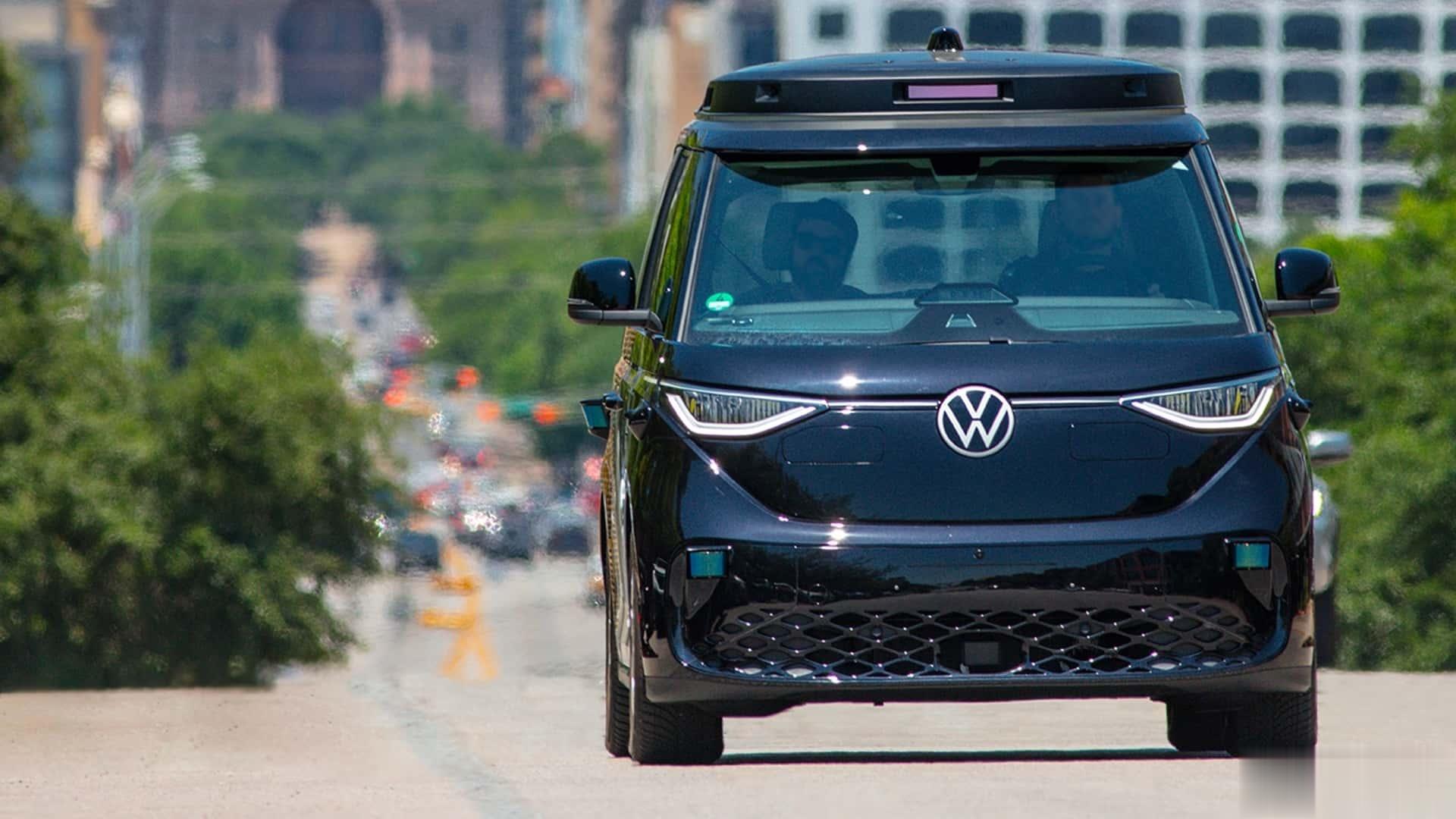 当地时间7月6日，大众汽车在美国启动了自动驾驶出行和运输的测试项目，两台基于ID