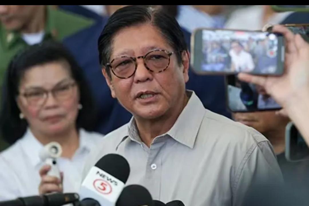 美国国务院发言人皮戈特昨天公开批评中国在黄岩岛的行动，说我们破坏地区稳定，还污蔑