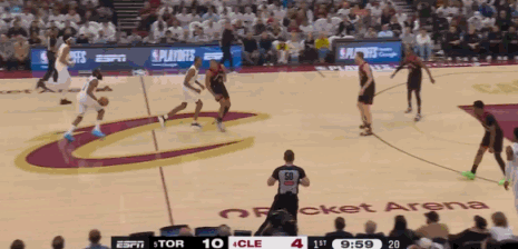 哈登三分！！打进！！ 