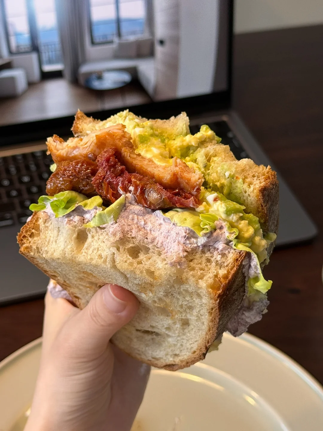 够一个人吃一上午的三明治🥪