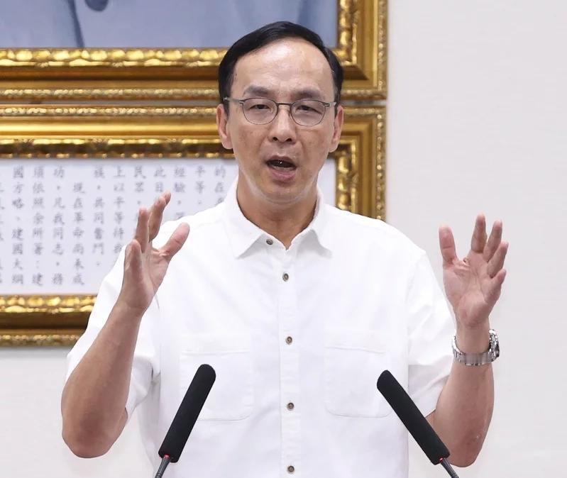 国民党今晚在桃园中坜举办大造势，国民党主席朱立伦温情喊话：国民党这几年反省、知错