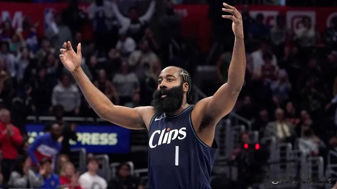 NBA历史上最多的4分球次数：

詹姆斯·哈登 - 100
斯蒂芬·库里 - 6