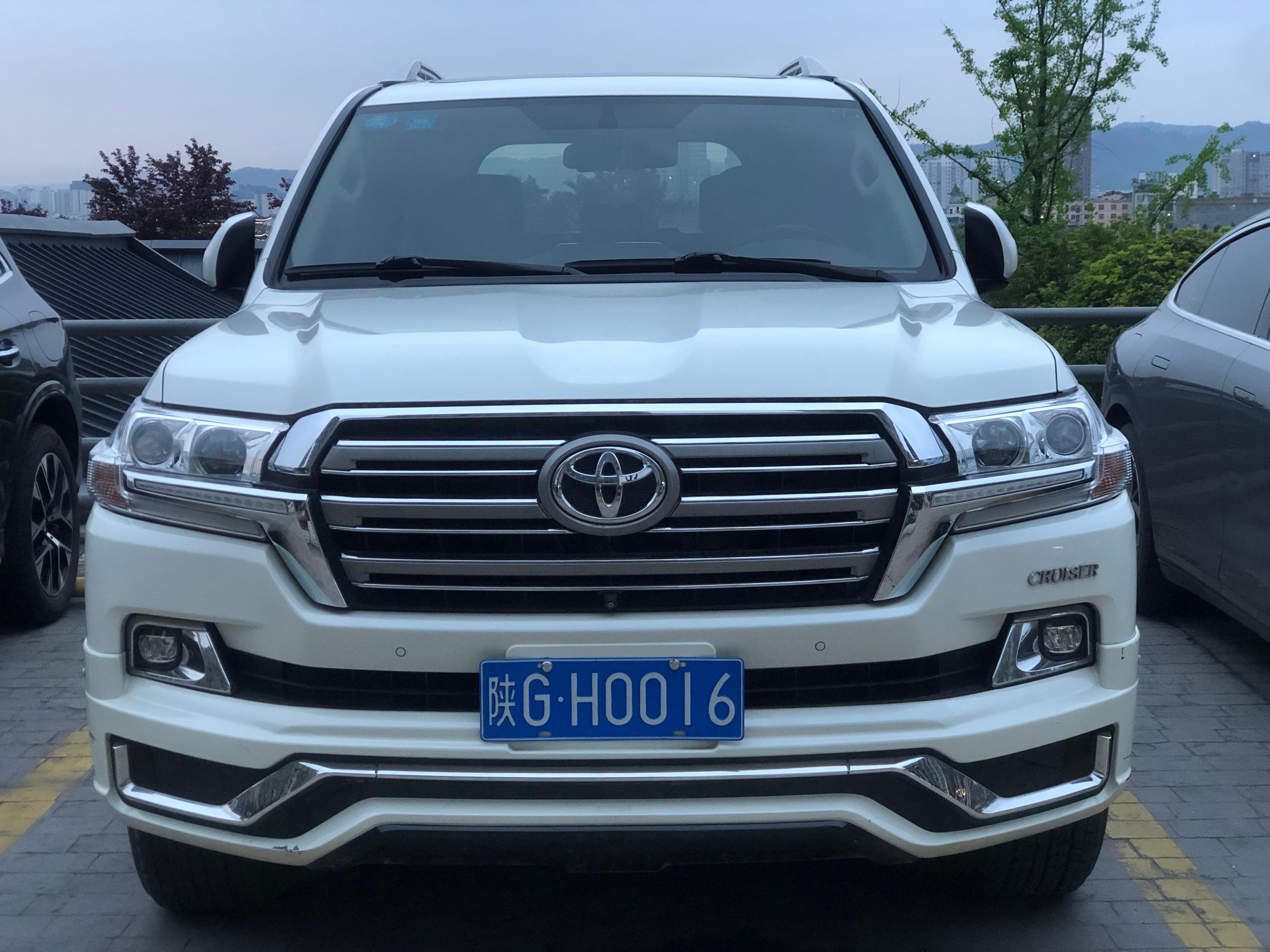 全球车牌 陕GH0016丰田陆地巡洋舰 5.7 V8 安康