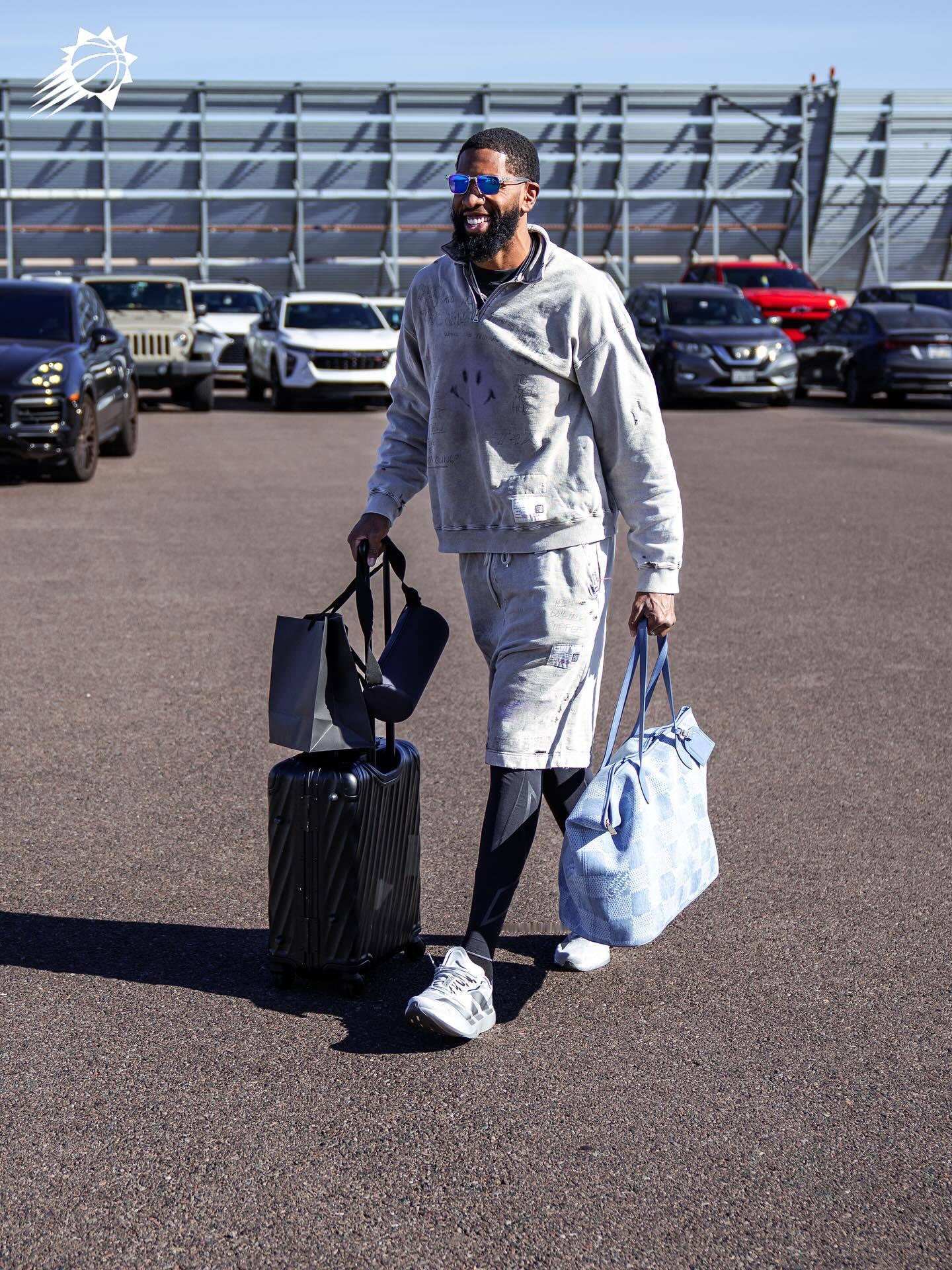 太阳升空，去点亮达拉斯的夜 🌞✈️🌙  
