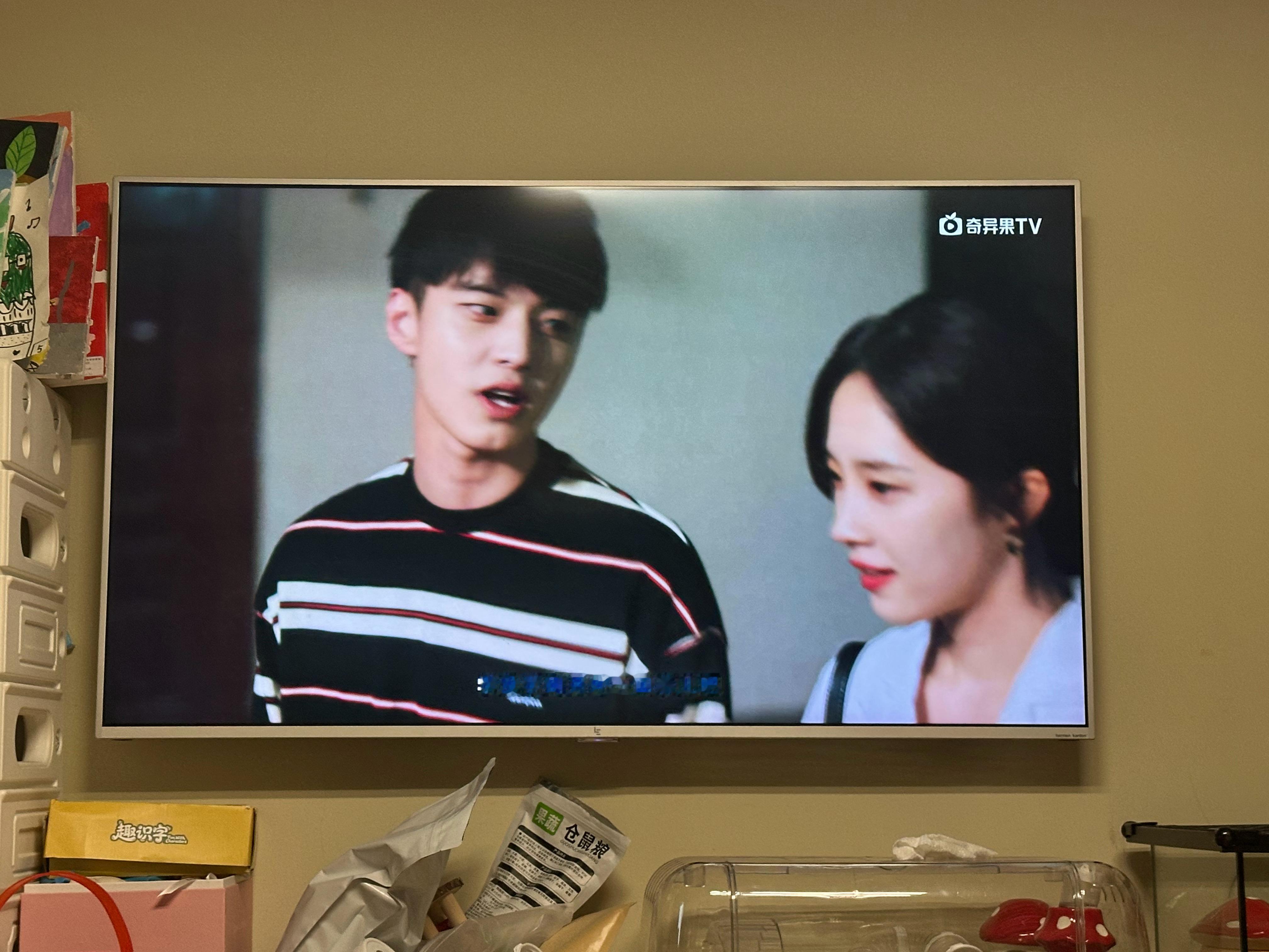 小红书疯狂安利给我各种剧 这会儿打开《见面吧就现在》因为刷到一个切片 女主角是我