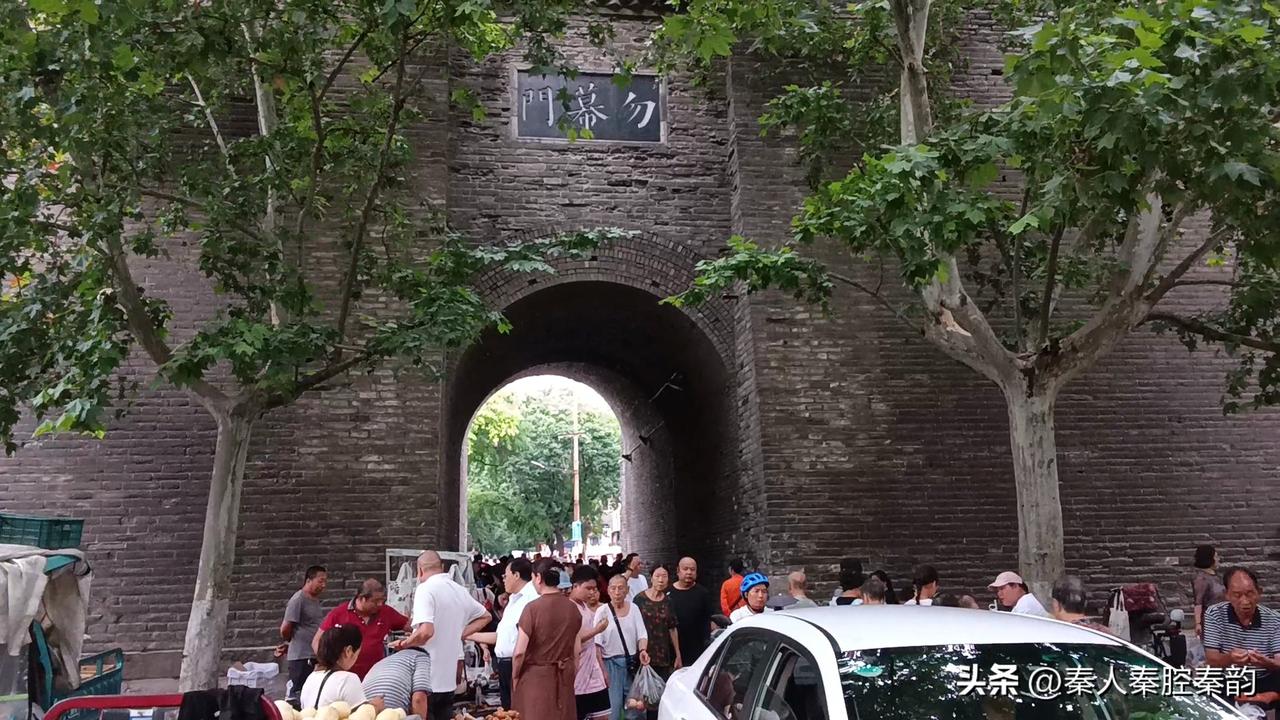 晒图笔记大赛 7月31日去了西安小南门早市，那叫一个热闹！一到那就被烟火气包围了