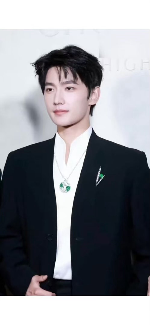 杨洋的疏离感杨洋眉眼干净温柔的顶级大明星 杨洋的疏离感，杨洋眉眼干净温柔的顶级大