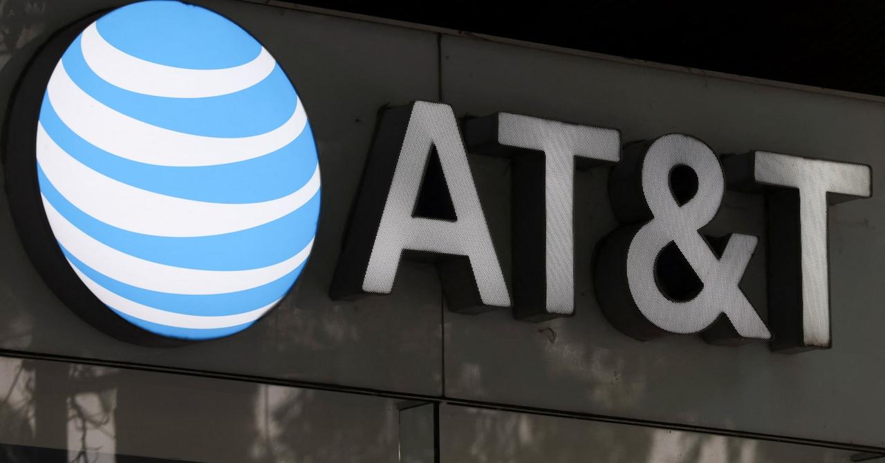 [To learn English]
Verizon, AT&T and T-M