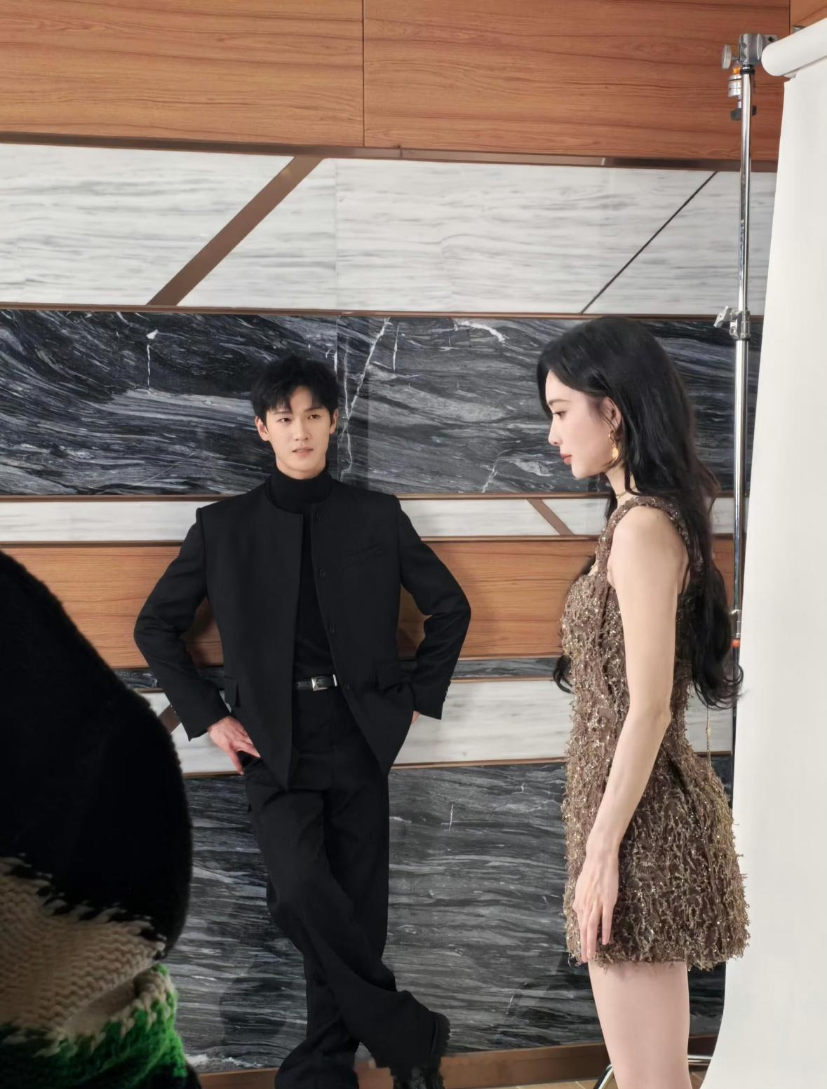 孟子义李昀锐未公开合照孟子义李昀锐他在笑她在闹 有这种好东西跟我们藏着掖着干什么