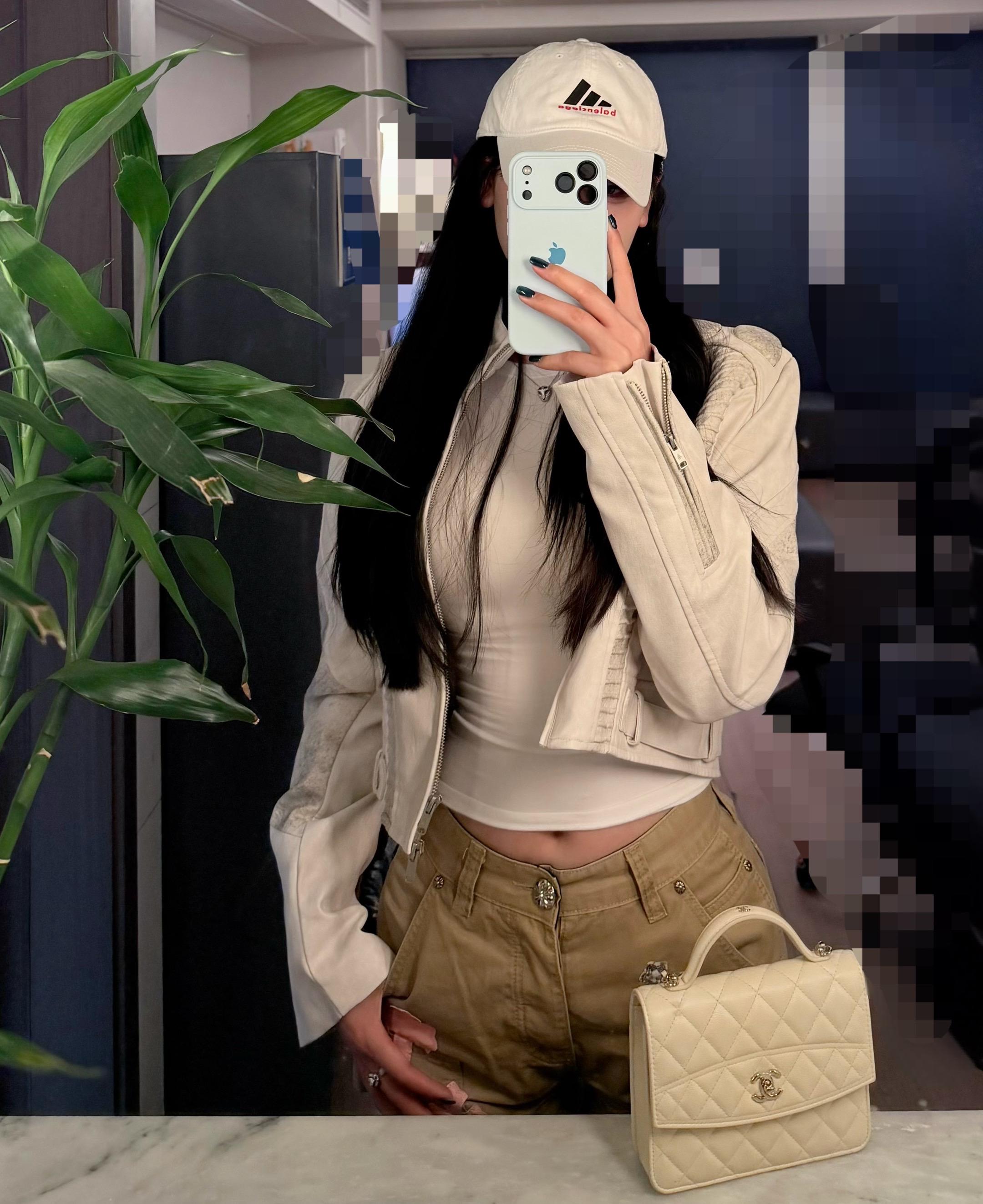 好可怕突然意识到来成都已经三年了 来的时候一无所有   现在仍然如此 ...