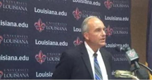 美国军事顾问彼得·普赖语出惊人：中国若继续研发电磁脉冲武器，美国电网随时可能陷入