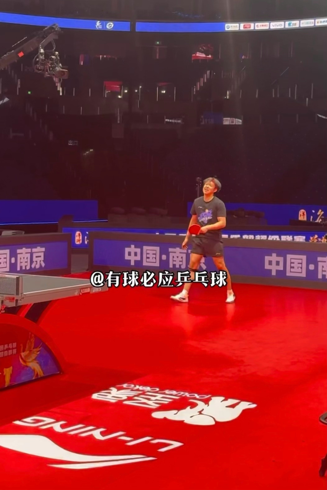 好萌吧 张个嘴在那打 没过就小狼叫🐺 