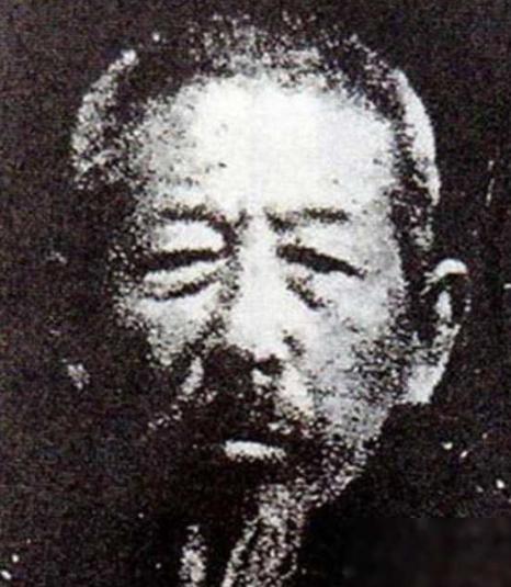 1953年，了明禅师被带到刑场枪毙，行刑前，他对行刑人员提了一个要求：“我罪大恶