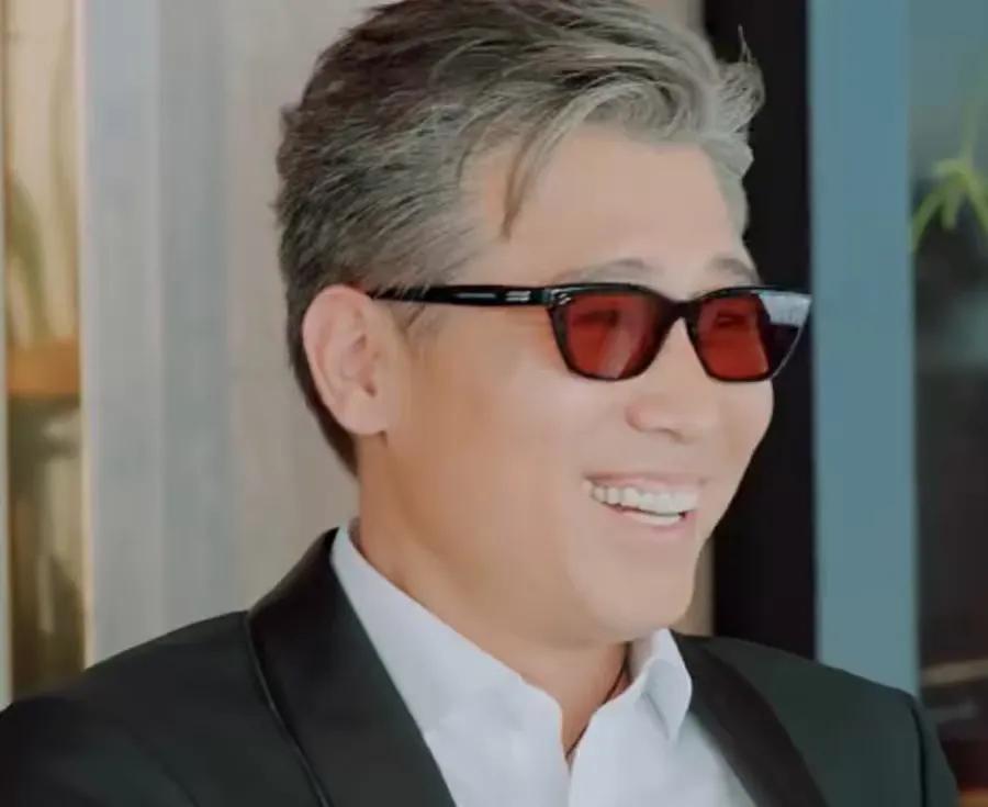 李乃文也是走上综艺咖的道路了，去年在《五哈》里李乃文就表现出了极具喜剧效果的综艺