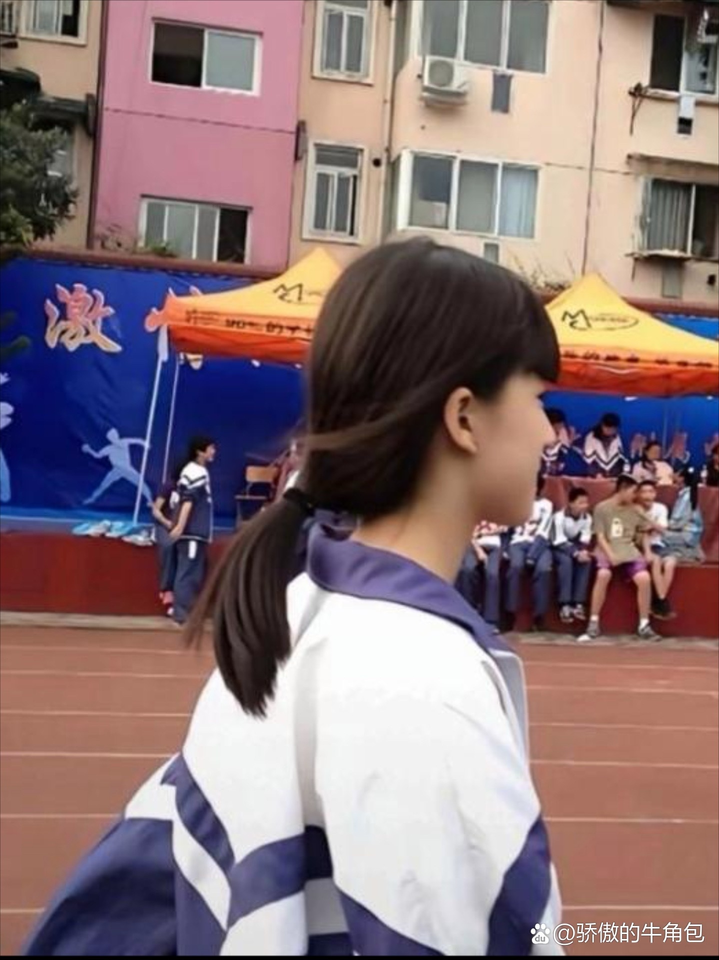 学生时期的赵露思。 