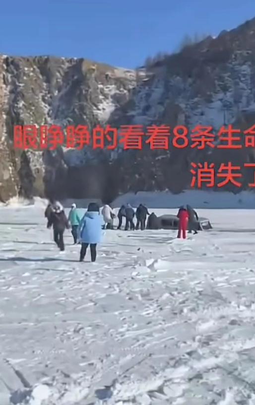 贝尔加湖事发视频，能清楚看到后座窗户还有人在动，但只有一人逃出来，车就沉了下去，