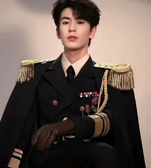 张凌赫两部待播剧，命运走向显得有些扑朔和未知。1.与王楚然合作民 国剧《这一秒过