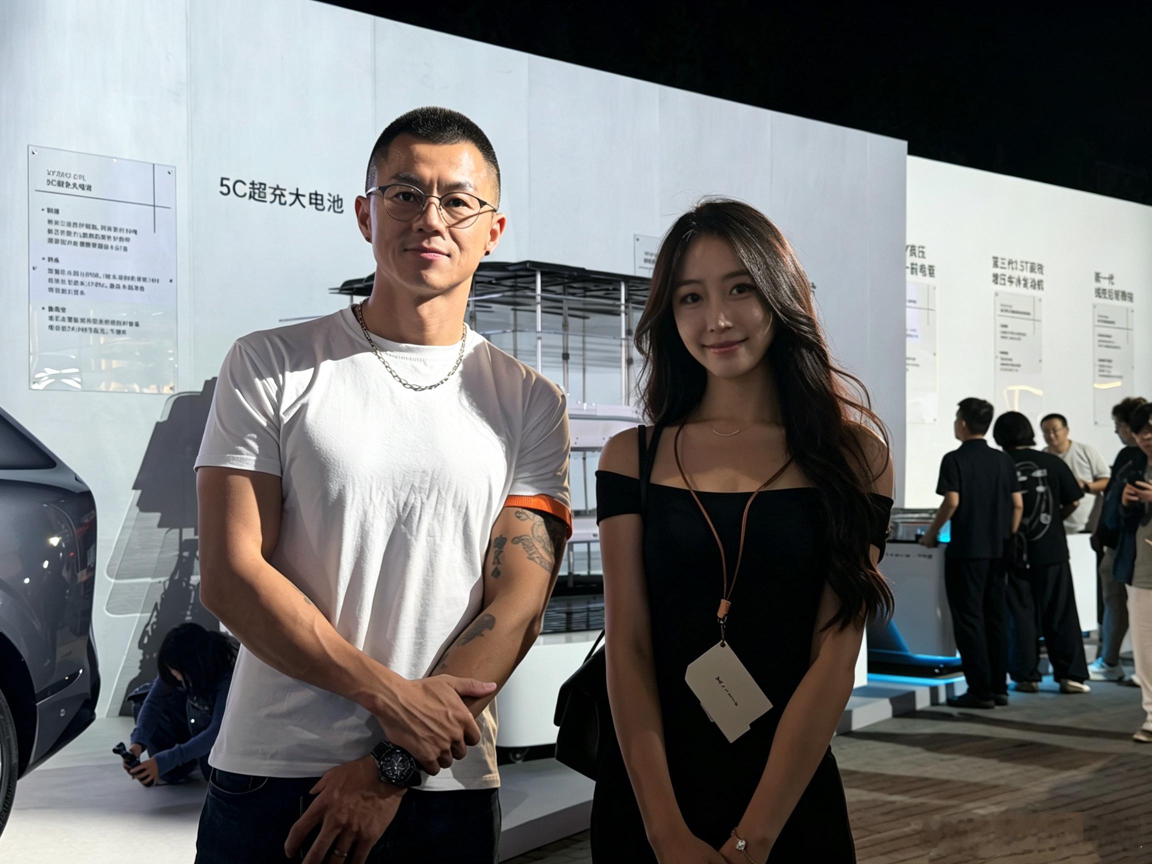 正看G9L呢 一回头看见车圈顶流了 嘿嘿嘿这你受得了吗 好事情也是被我遇上了 ​
