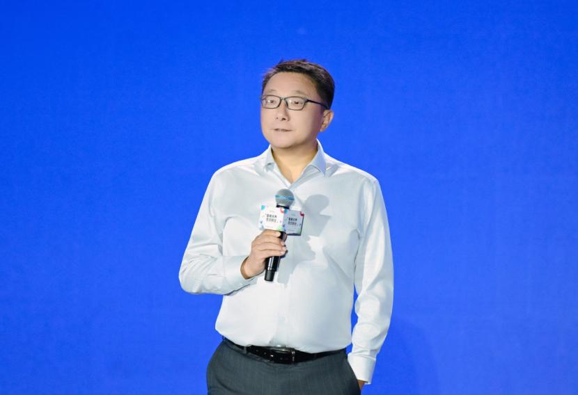 三十年磨一剑，曙光8000就是最好的证明
今个儿坐在郑州光合组织智能计算应用大会
