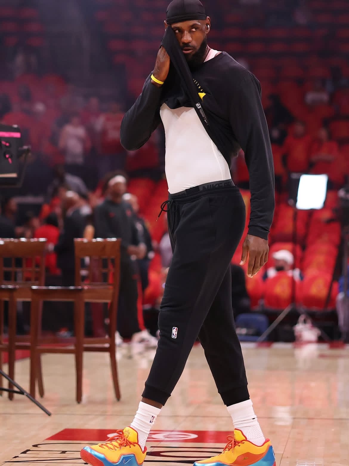 LeBron James 已经准备好了！湖人vs火箭火箭2比3湖人