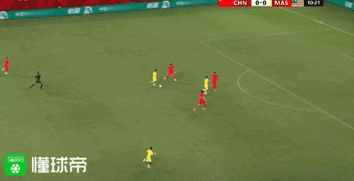 成都球迷脾气再好也忍不了。昨晚中国队在成都凤凰山体育场1-1被马来西亚逼平，比赛