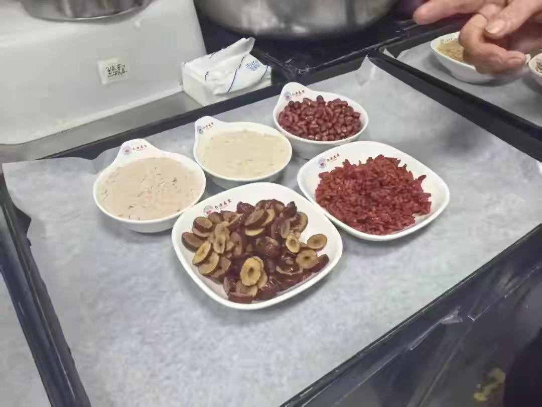 万万没想到

“新中式养生”的风

还是吹到了成都面包界！

近期

成都市第二