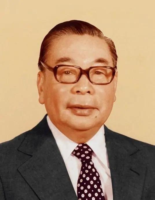 以蒋经国的实力和威望，完全是可以在1988年去世的时候，将台湾省交到他的儿子手中