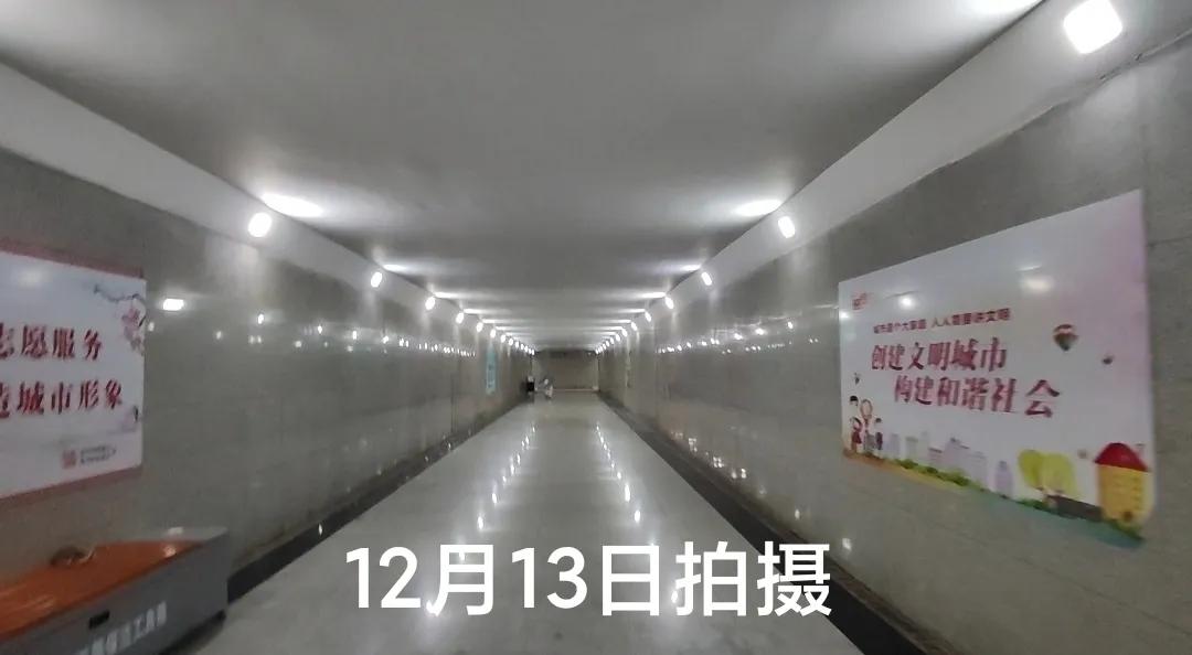 怎么回事？兰州北滨河西路地下通道墙上的“涂鸦”飞了。

12月5日，途经北滨河西