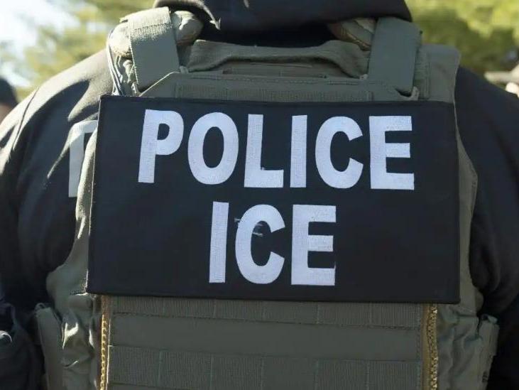 特朗普政府重启激进移民执法行动，ICE（移民与海关执法局）凭借巨额预算扩张权限，