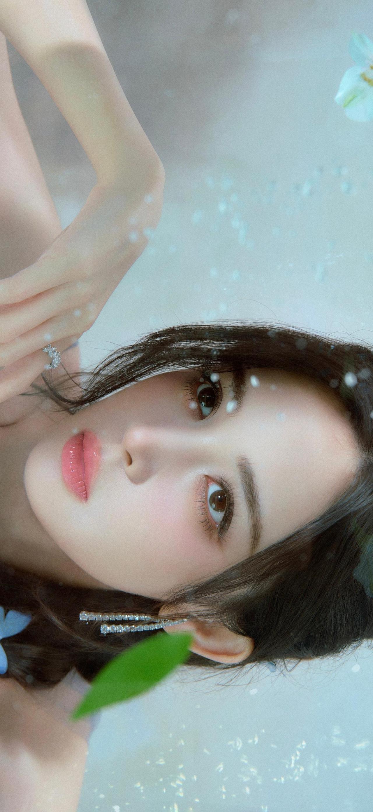 似曾相识燕归来…
那个，美女芳名能否赐教？